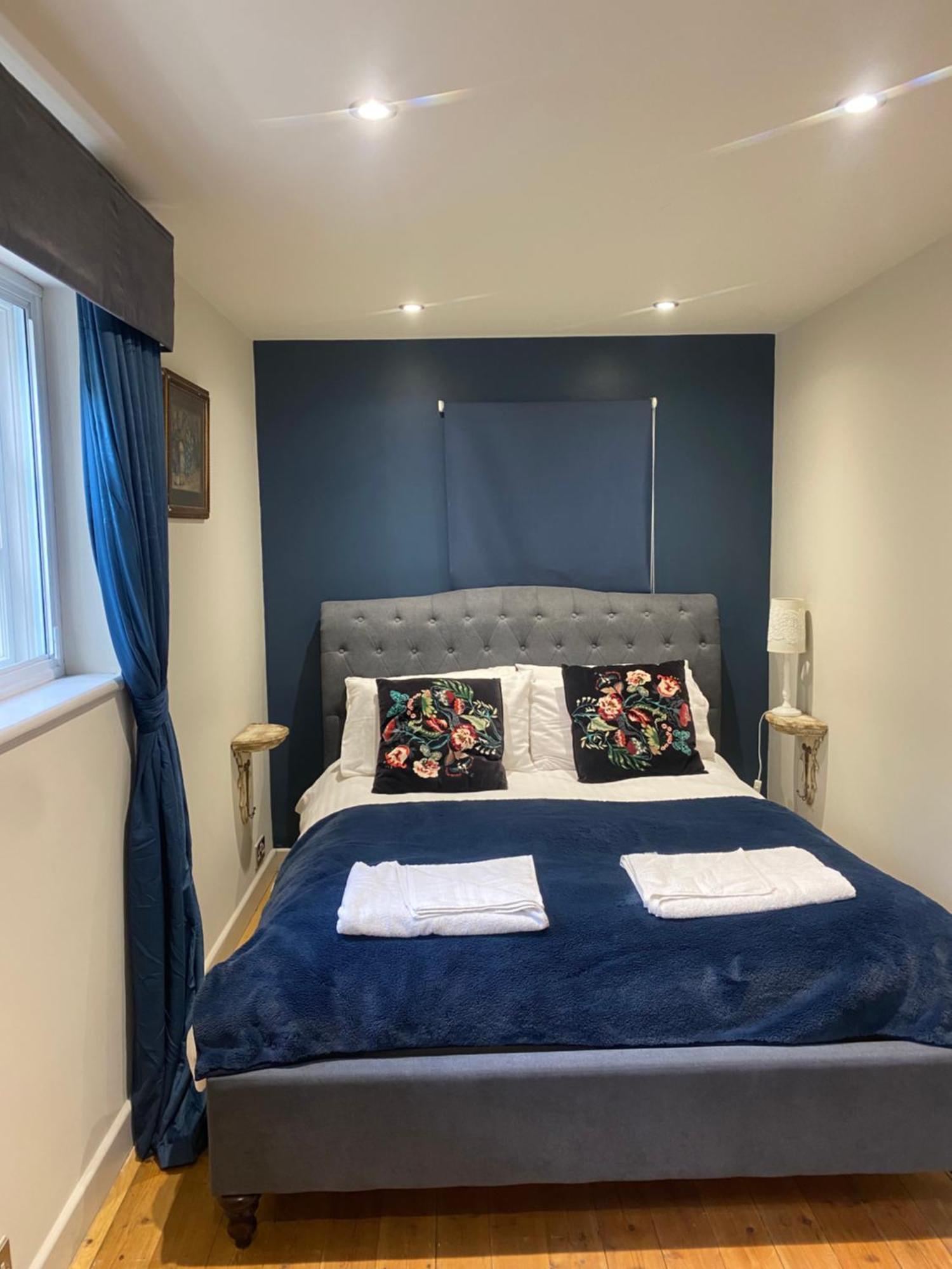 Monmouth House Apartments, Lyme Regis Old Town, Dog Friendly, Parking Exterior foto