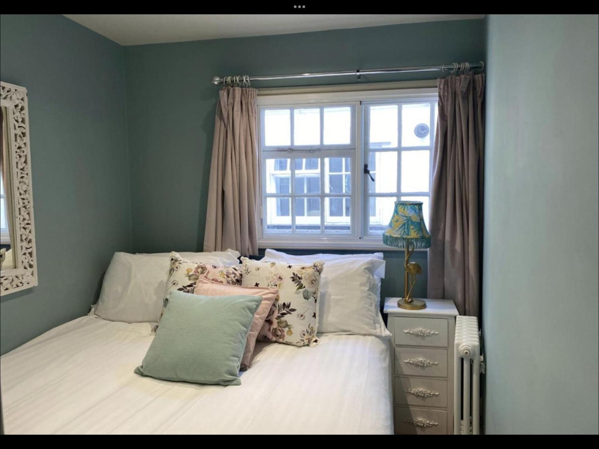 Monmouth House Apartments, Lyme Regis Old Town, Dog Friendly, Parking Exterior foto