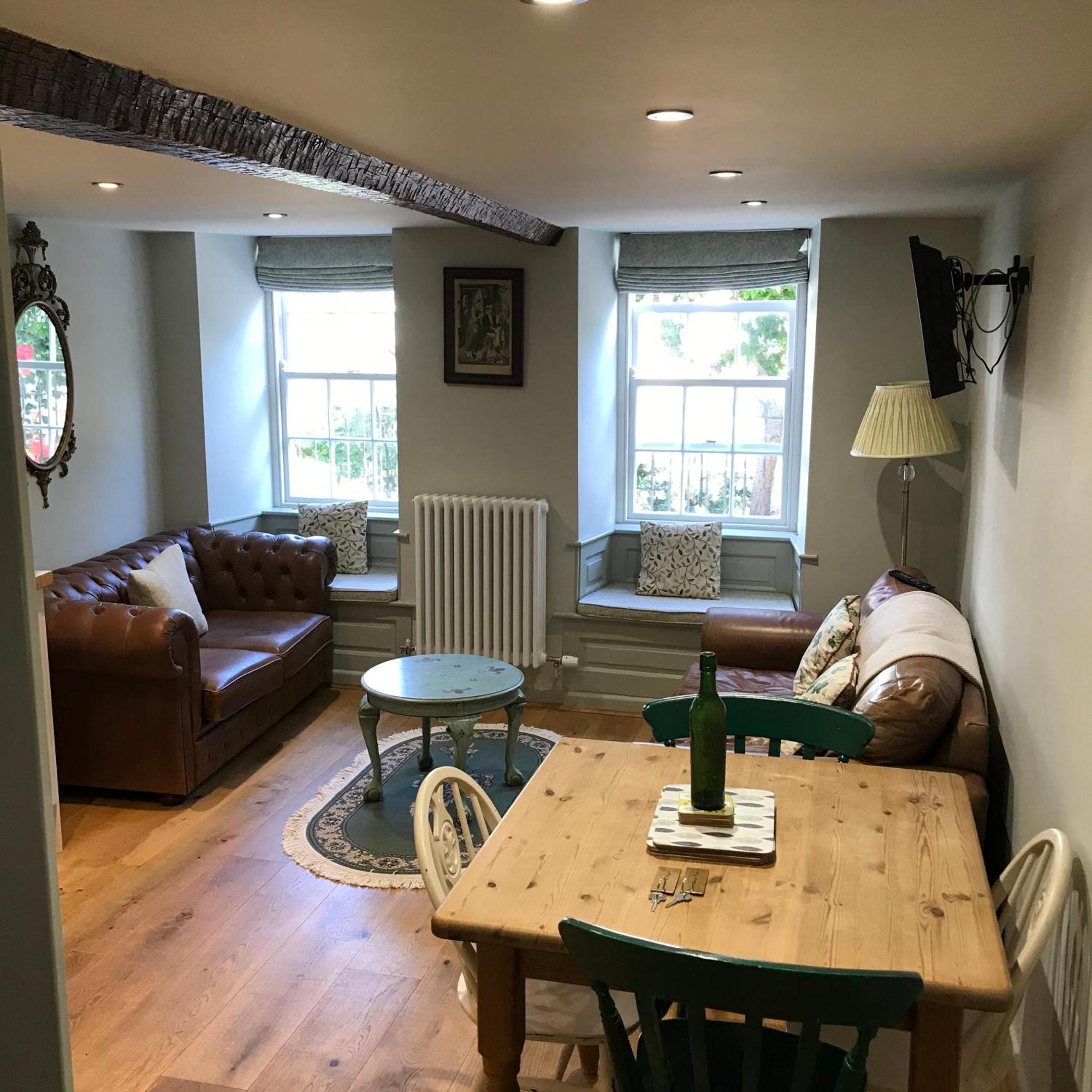 Monmouth House Apartments, Lyme Regis Old Town, Dog Friendly, Parking Exterior foto